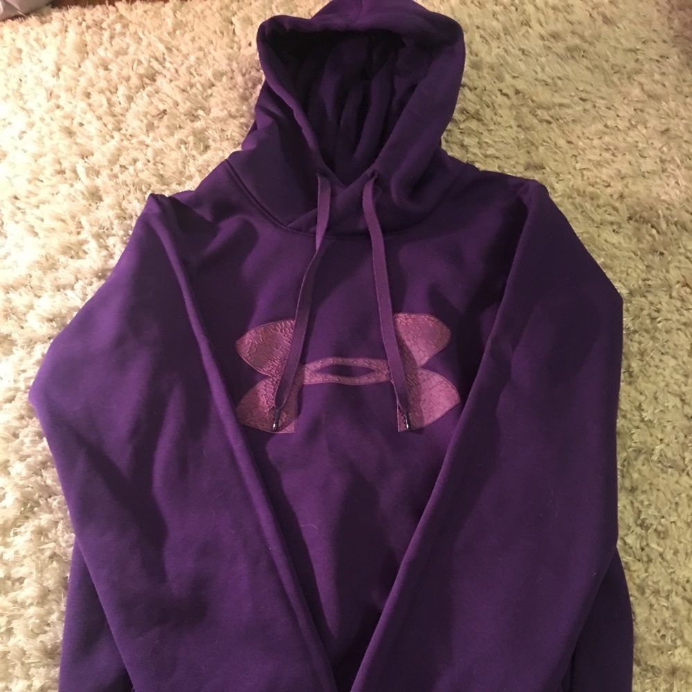 Under armor size small women’s hoodie